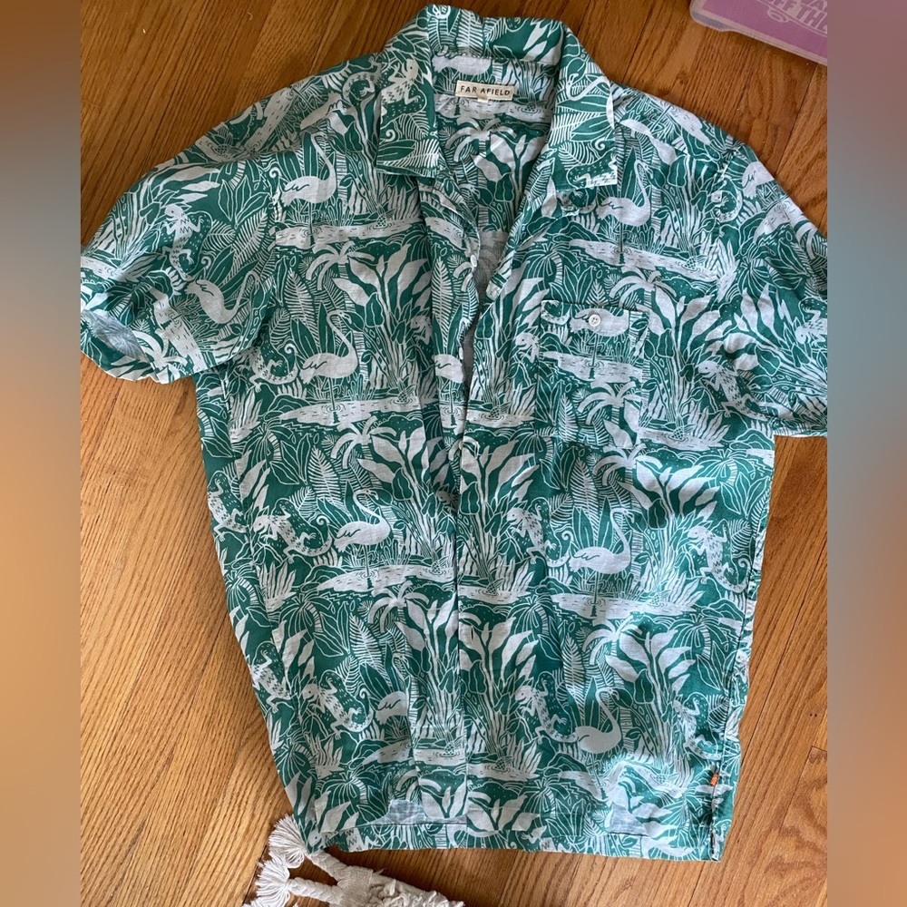 Far afield men size 4 linen shirt